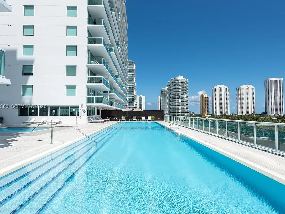 400 Sunny Isles Blvd #104