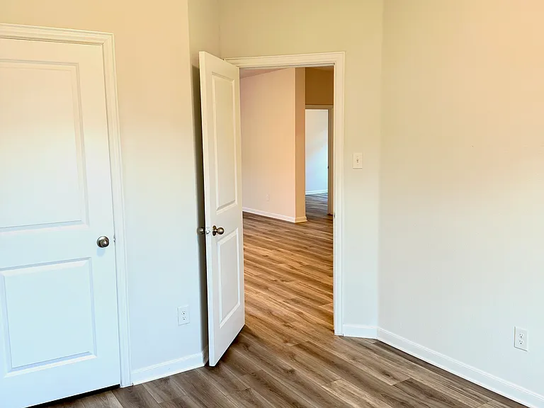 2075 Hartley Dr — Photo 8
