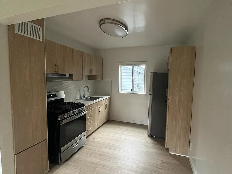 613 Westminster Ave #2 — Photo 1