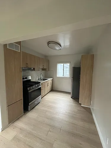 613 Westminster Ave #1 Photo 1