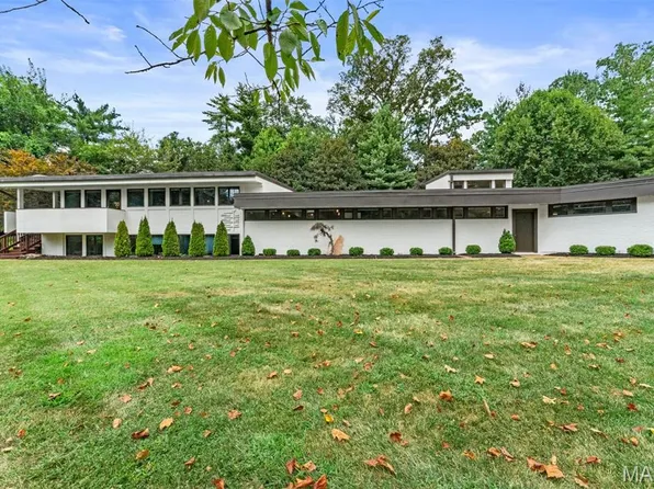 7 Balcon Est, Saint Louis, MO 63141