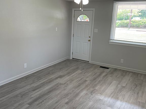 4th image of 410 Lloyd St