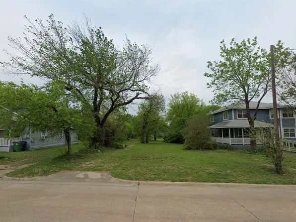 609 E Parks Ave, Waxahachie, TX 75165