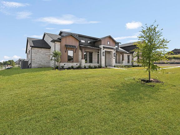 3rd image of 3810 Pandora Dr