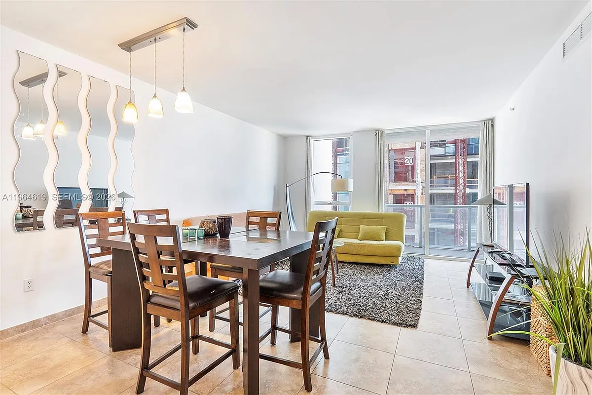 Building Photo - 244 Biscayne Blvd #1906