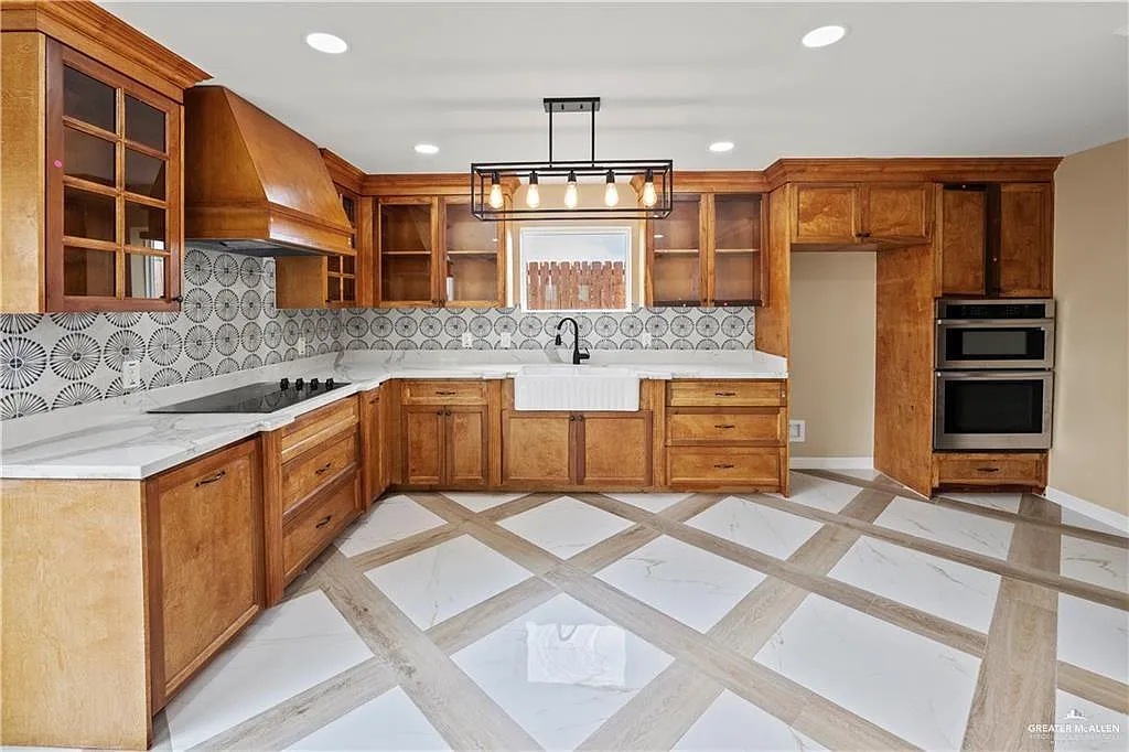 2 bed, 2.5 bath, 1208 sqft, $1,600 — Photo 3