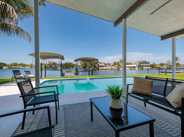 263 87th Ave N, Saint Petersburg, FL 33702