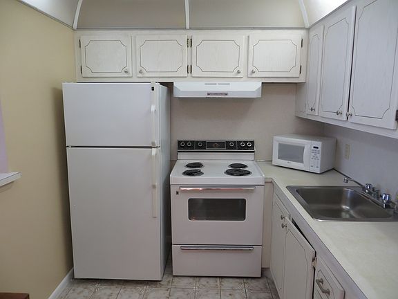 3rd image of 14 Islewood Ct #A
