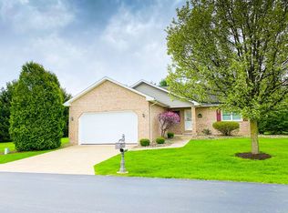 661 Chesapeake Ct, Hermitage, PA 16148