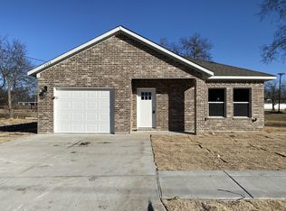 1523 Clark St, Greenville, TX 75401