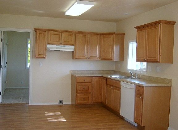 3rd image of 402 Walnut Ave
