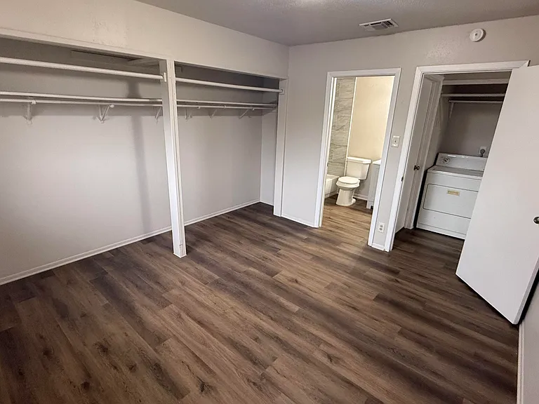 8416 Dixon Ridge Dr — Photo 10