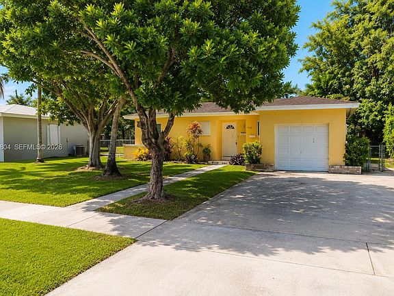 3rd image of 948 NW 9th Ct