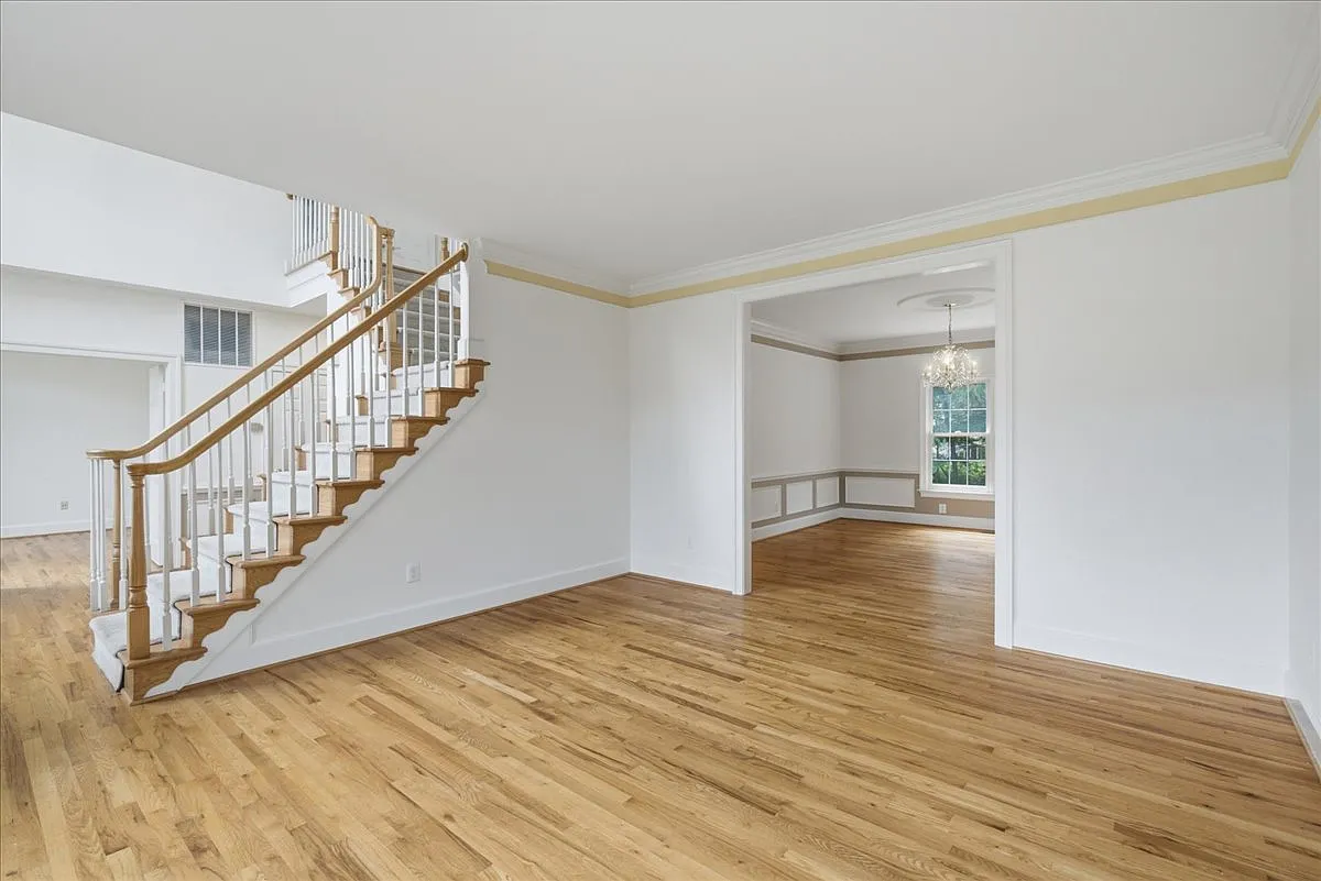 4 bed, 3.5 bath, 3574 sqft, $6,000 — Photo 4