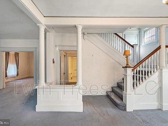 4th image of 5953 Gospel St