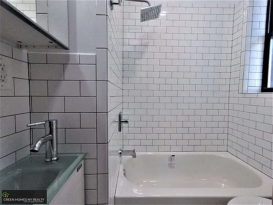 Rented by Green Home NY Realty LLC | media 29