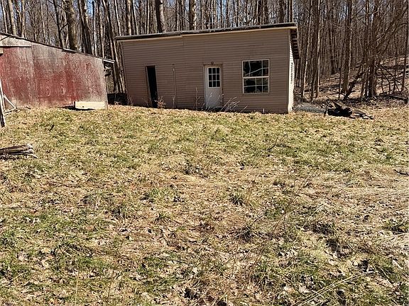 5th image of 1036 Peru Rd