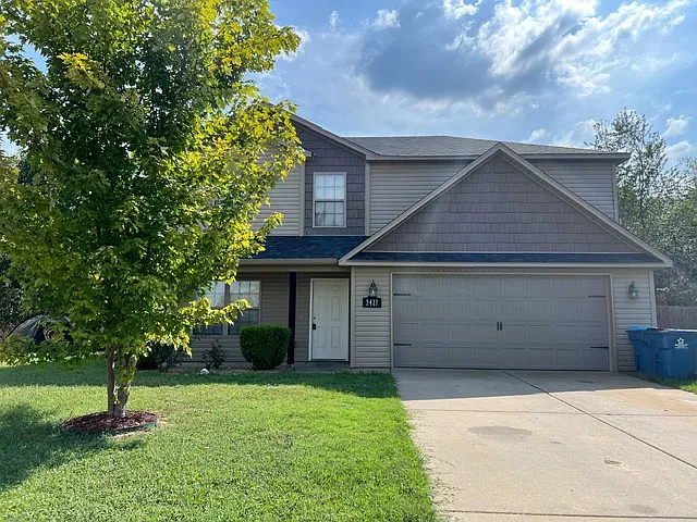 3 bed, 2.5 bath, 1722 sqft, $1,850 — Photo 1