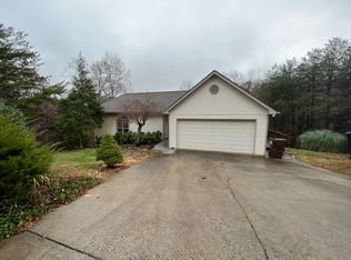 670 Emerald Ave, Kodak, TN 37764