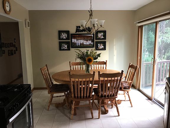 3rd image of 5926 Glenbrook Dr SE