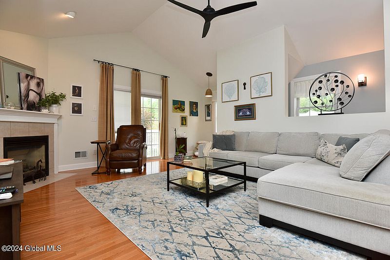 5th image of 326 Ballston Avenue #8