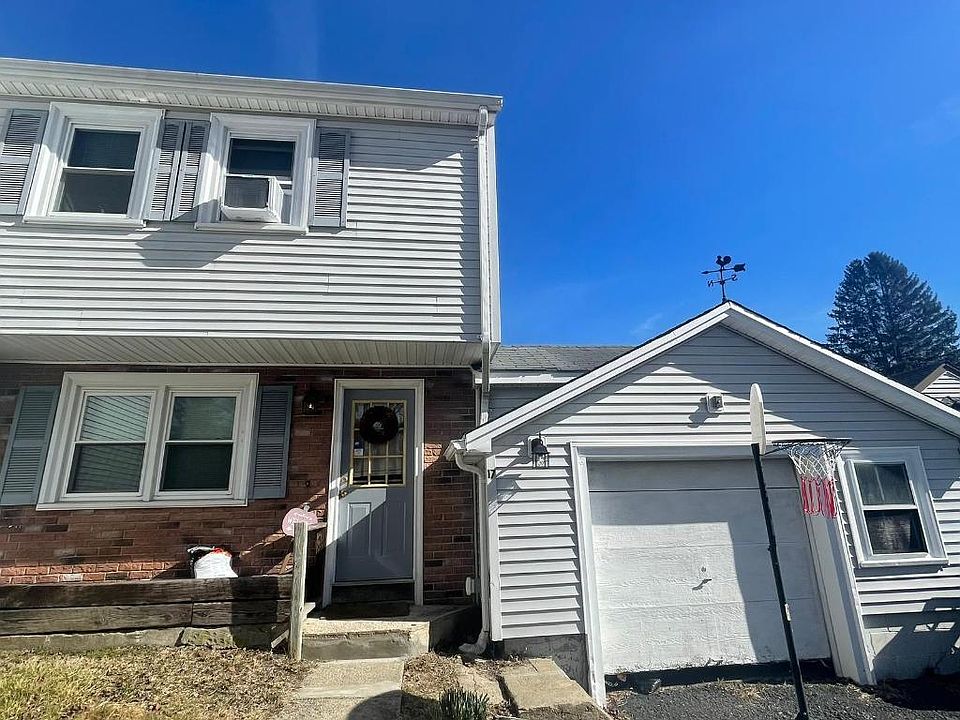 2nd image of 17 Emerald St