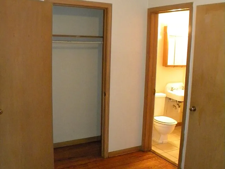 1846 Walnut St — Photo 5