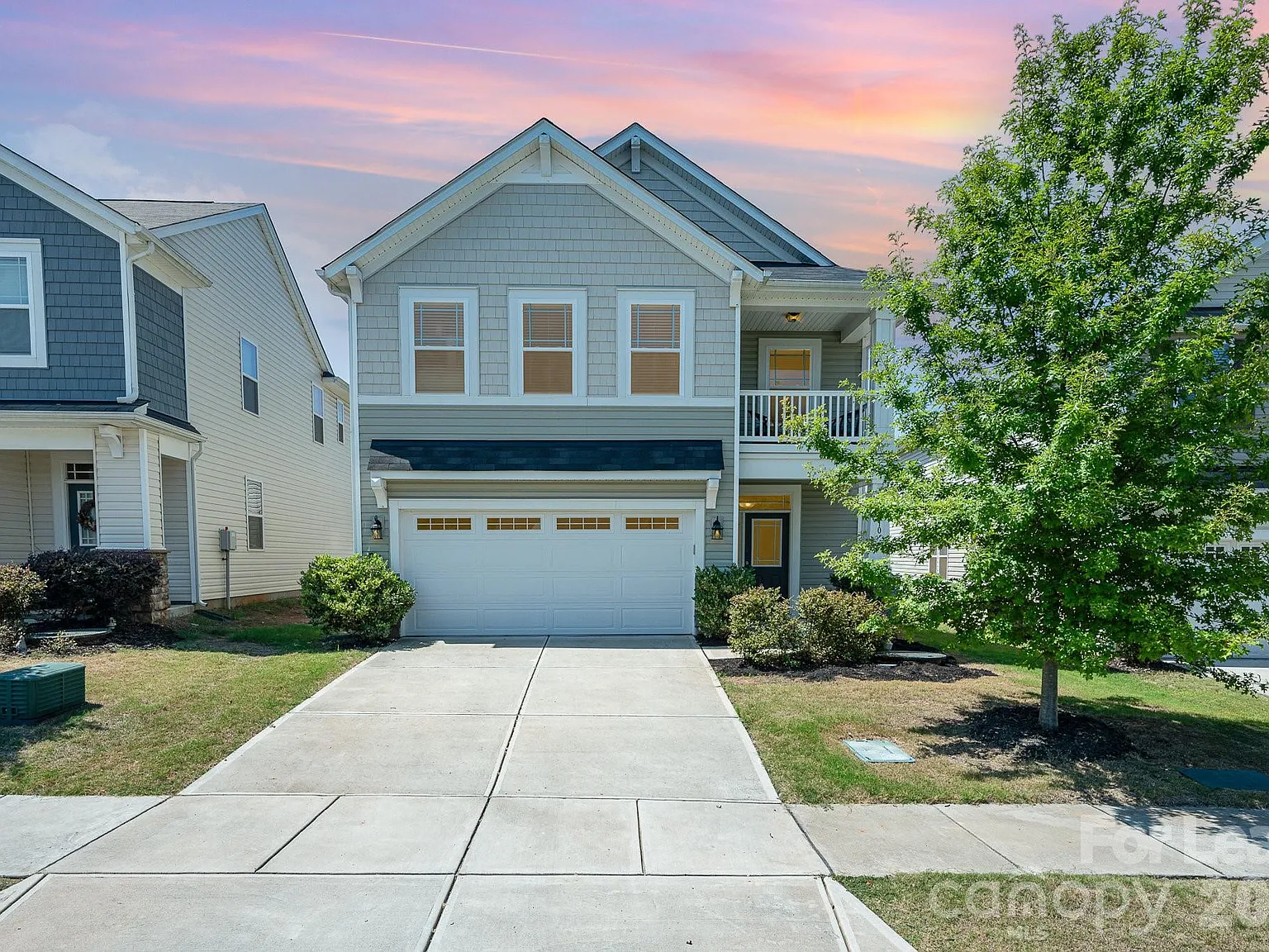 3 bed, 2.5 bath, 2608 sqft, $2,750 — Photo 2