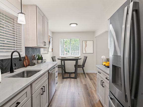 3rd image of 2647-2649 Dalton Ave