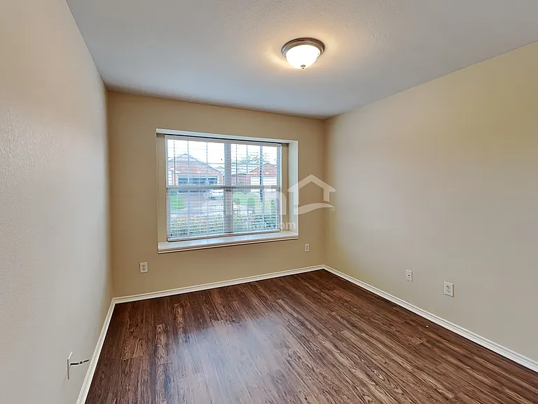 6436 Geneva Ln — Photo 13