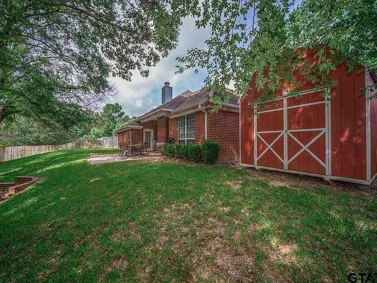 3117 Campus Cir — Photo 16