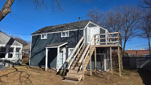 306 1/2 E Hughbert St #B Photo 1