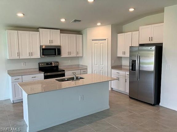 3rd image of 12235 Savanna Lakes Blvd