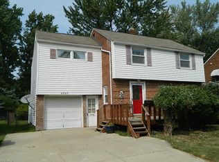 4923 Oakland Dr, Lyndhurst, OH