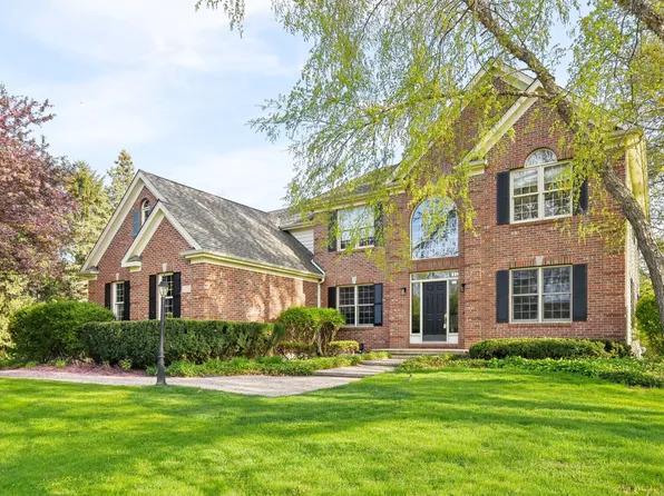 1514 Sunflower Dr S, Sycamore, IL 60178
