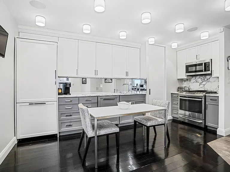 380 Rector Pl #20B — Photo 4