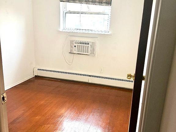 5th image of 24 Sunset Ave #1