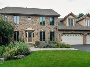 1415 Saranell Ave, Naperville, IL 60540