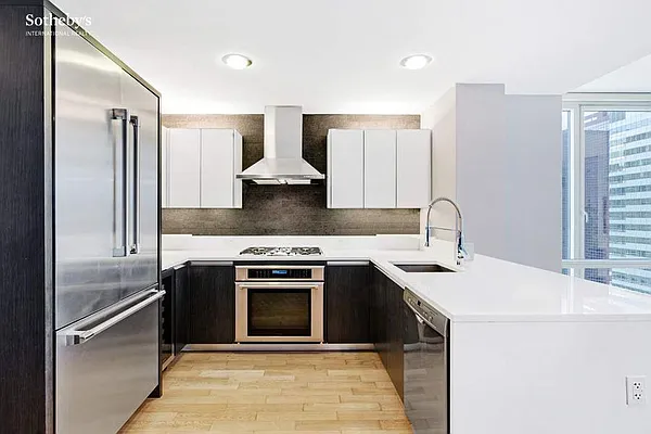 Rented by Sotheby's International Realty | media 18