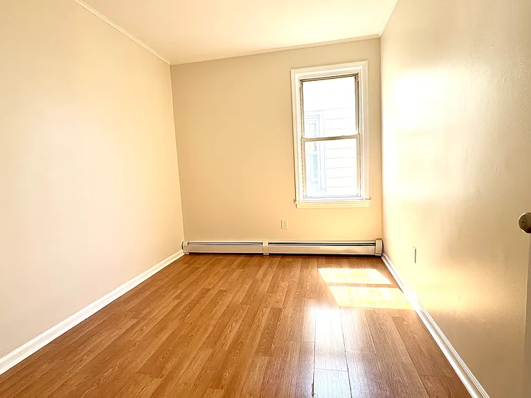 210-212 Maple St #2 — Photo 3