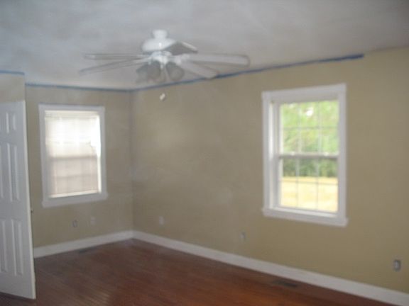 4th image of 120 Berry Dr