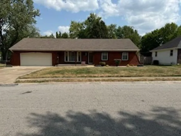 1603 Eastwood Rd, Harrisonville, MO 64701