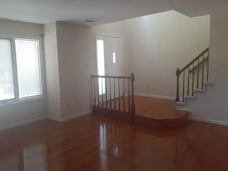 1614 Forest Hills Dr — Photo 9