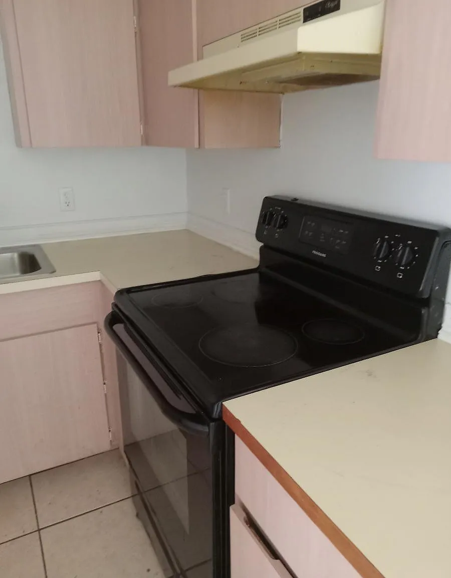 1 bed, 900 sqft, $1,450 — Photo 2