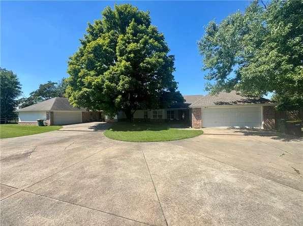 908 & 910 S 28th St, Rogers, AR 72758