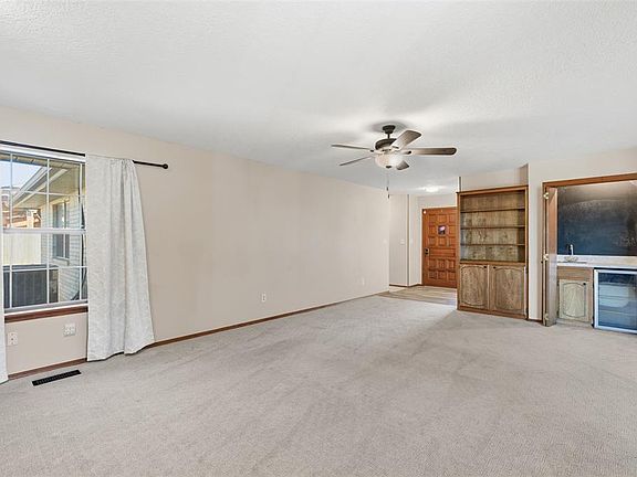 5th image of 122 Bowerwood Dr