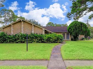 602 Bayview Dr, Seabrook, TX 77586