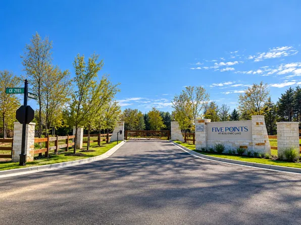 370 Woodland Trl, Windom, TX 75492