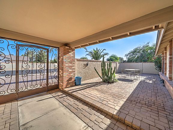 4th image of 8244 W Larkspur Dr