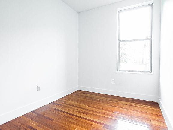 5th image of 180 Bainbridge St APT 215